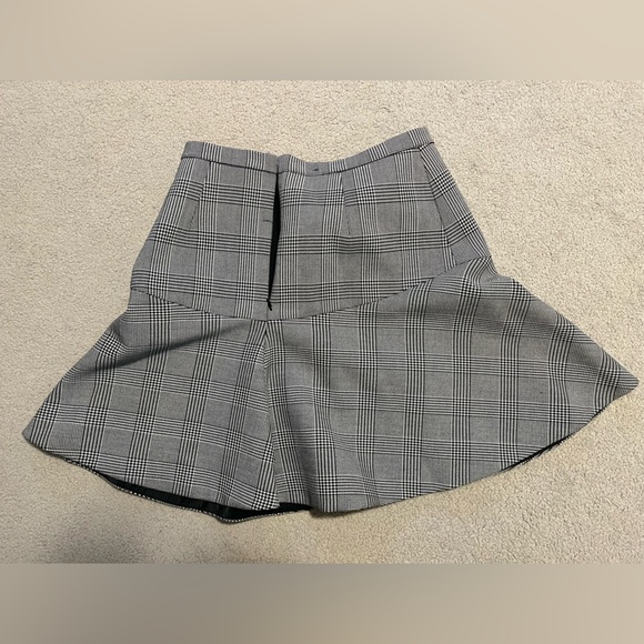 J Crew Plaid flounce skirt, size 6 - Picture 2 of 2